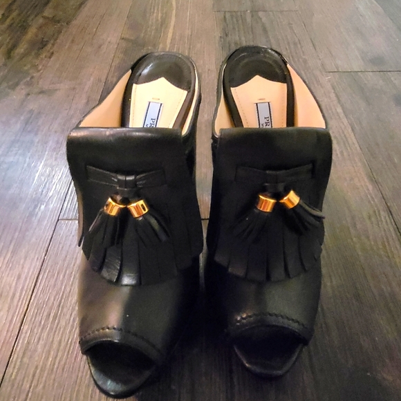 Prada - Picture 2 of 16